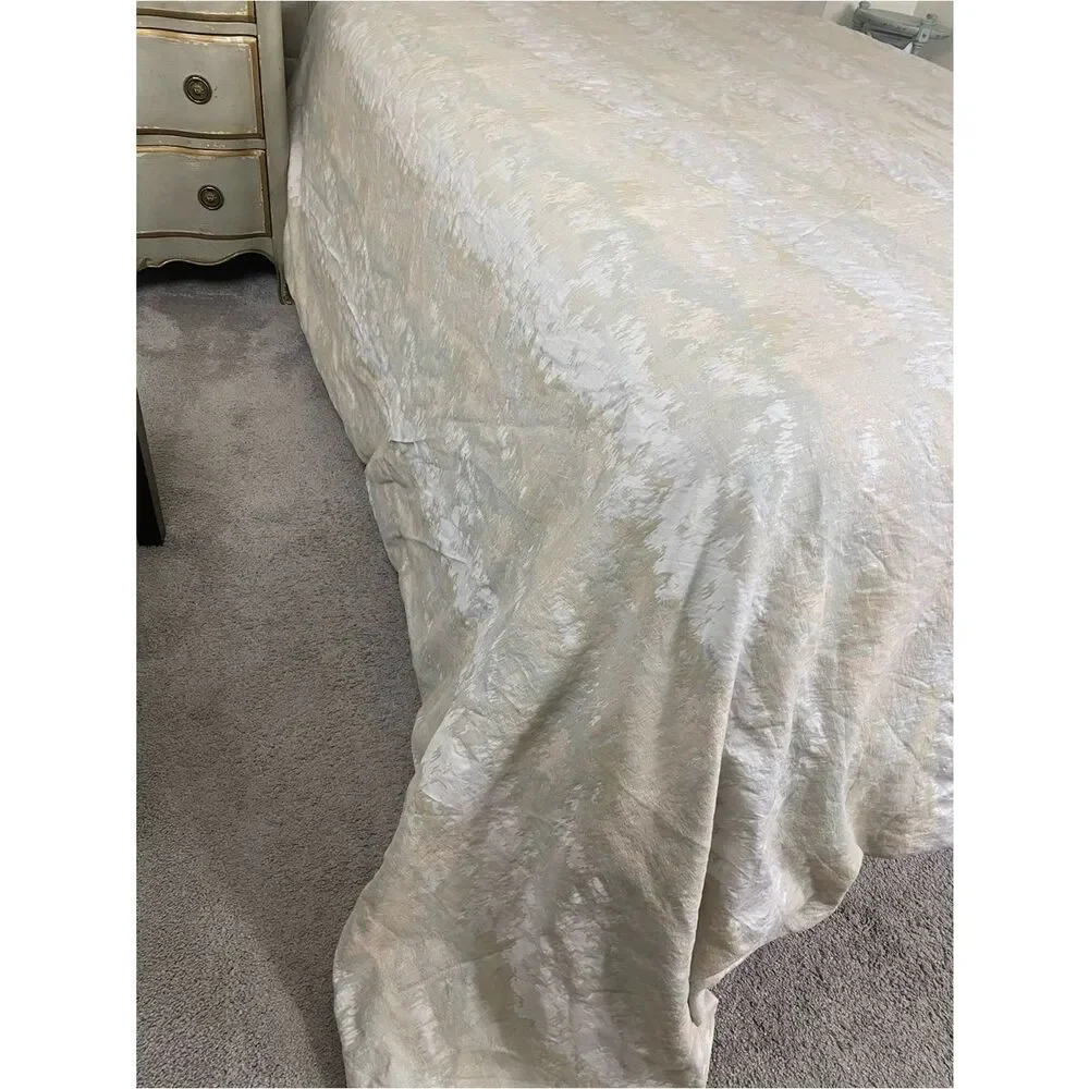 Frontgate King Duvet Jaquard in a silvery white , light peach , pale green